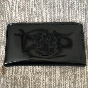 Black Patent Leather Tory Burch Wallet